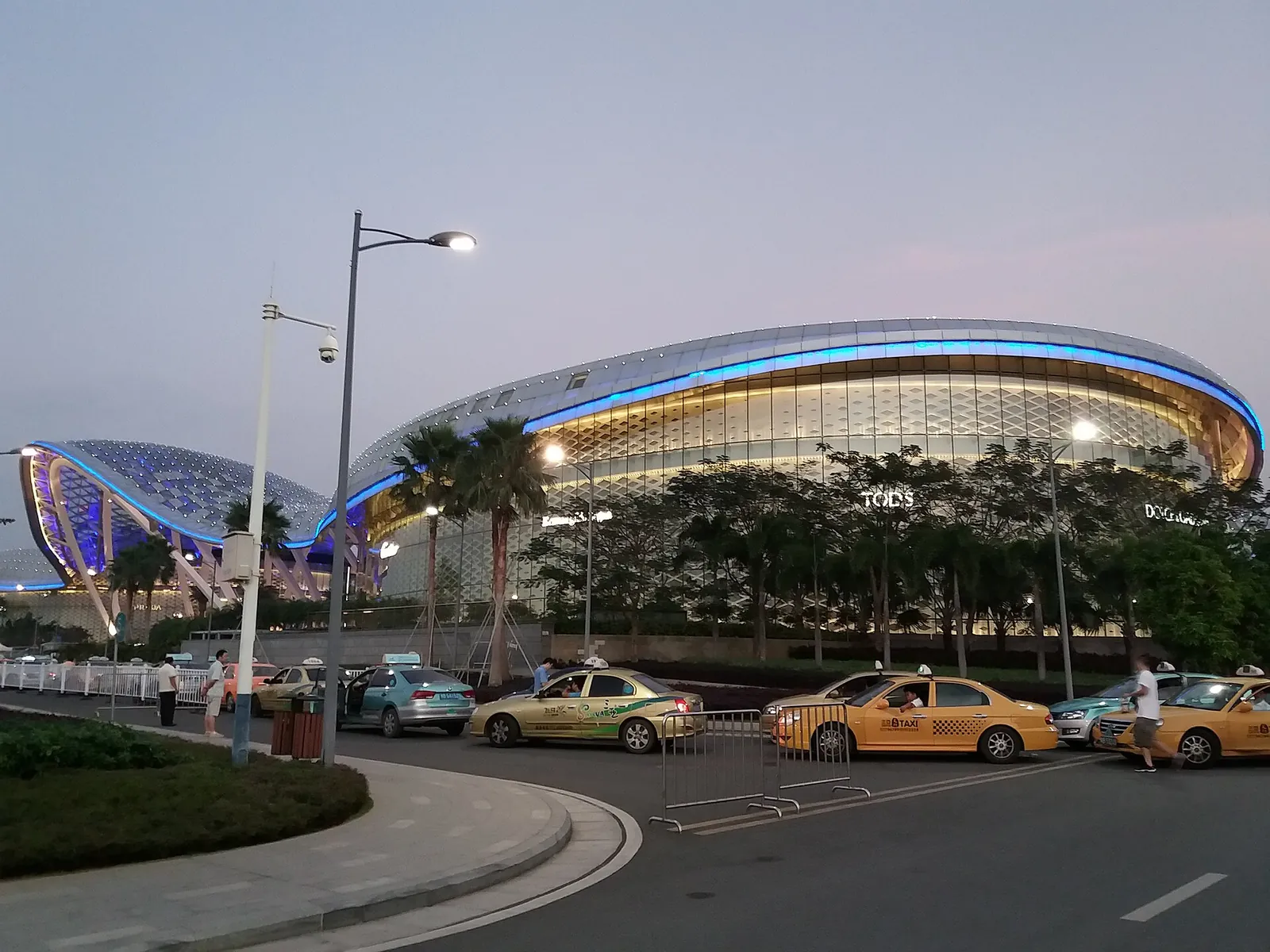 Sanya International Duty Free Shopping Complex (CDF) в заливе Хайтан
