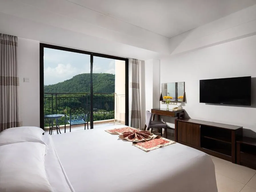Borui Boutique Seaview Hotel Sanya · 4