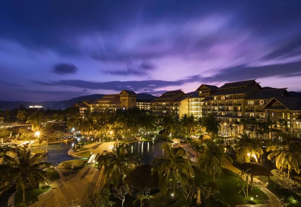 Hilton Sanya Yalong Bay Resort & Spa · 7