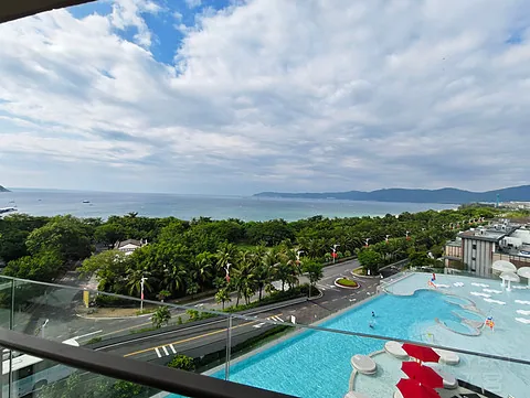 HUALUXE Sanya Yalong Bay Resort · 3