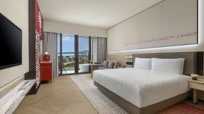 HUALUXE Sanya Yalong Bay Resort · 5