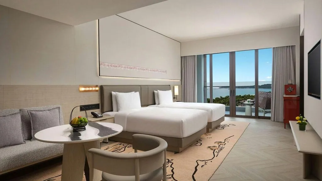 HUALUXE Sanya Yalong Bay Resort · 6