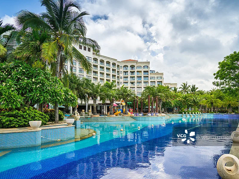 Ocean View Resort Yalong Bay (Formerly Holiday Inn Resort) · 2